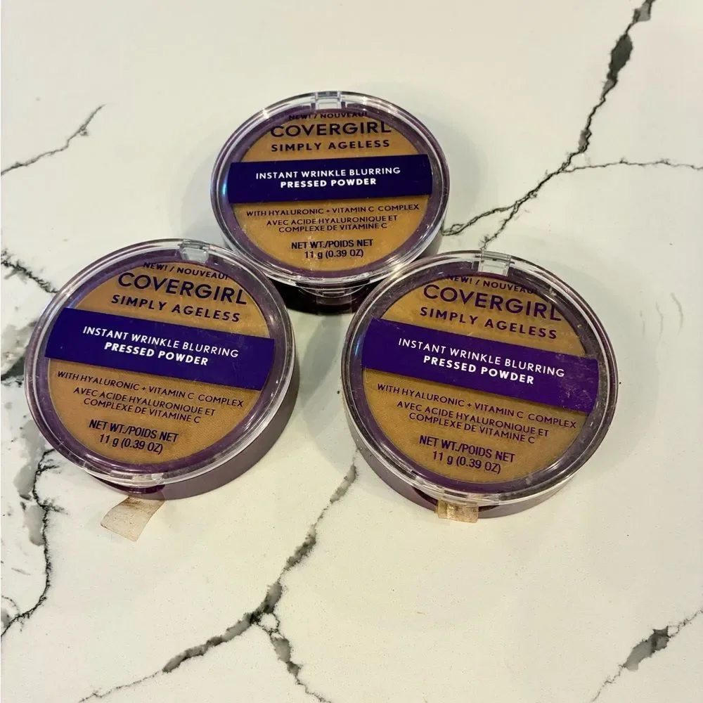 COVERGIRL Simply Ageless Instant Wrinkle Blurring Pressed Powder